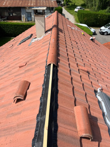 Photo de galerie - Pose de closoir sous faîtage 