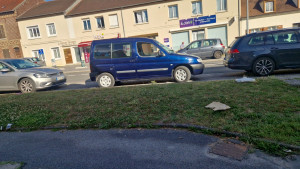 Photo de galerie - Petit véhicule utilitaire idéal pour transporter vos valises carton etc..