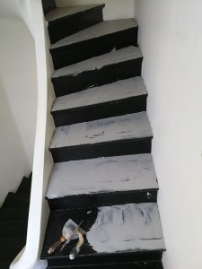 Photo de galerie - Béton ciré sur l'escalier et au sol