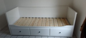 Photo de galerie - Lit Ikea avec tiroirs