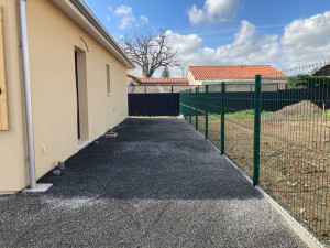 Photo de galerie - Accès et clôture 
