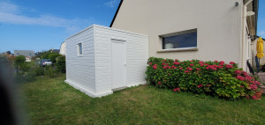 Photo de galerie - Application de lasure sur cabanon