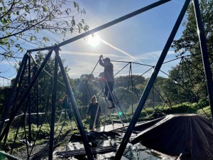 Photo de galerie - Construction d'un dome géodesique