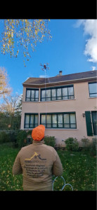 Photo de galerie - Traitement de toit par pulverisation par drone ??