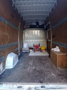 Photo de galerie - Bonjour pour vos déménagement transport des meubles électroménager marchandises livraison manutention j'ai un camion de 18m3 avec 
-couvertures
-sangle 
-diable 
-planche à roulettes 
contacter moi cordialement 0767084411