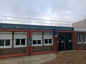 Photo de galerie - Vous venez d'arriver en France , et vous avez des difficultés en langue française , ne vous inquiétez pas , je peux aussi vous aider . Ensemble on va y arriver 