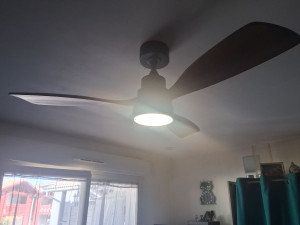 Photo de galerie - Pose d'un ventilateur de plafond avec Led