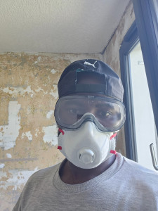 Photo de galerie - Préparation du mur pour la pose de la toile de verre 