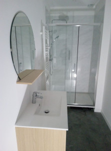 Photo de galerie - Réalisation de la salle de bain.
fournitures fourni par le client.