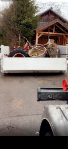 Photo de galerie - Débarras de vieille ferraille avec tracteur  