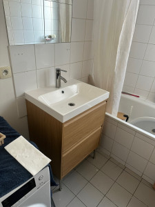 Photo de galerie - Montage et fixation meuble et vasque pour salle de bain.