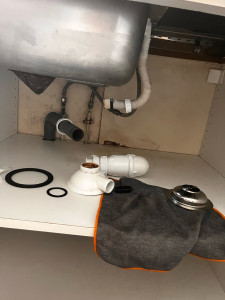 Photo de galerie - Pose siphon l’évier de cuisine