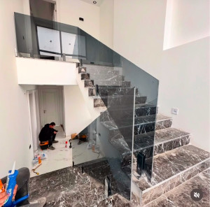 Photo de galerie - Garde corps en verre pour escalier et balcon 