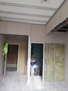 Photo de galerie - Cloison et préparation de plafond avec une retomber. 