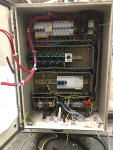 Photo de galerie - Mise en place et programmation d’un tableau industriel permettant le contrôle d’une machine outils 