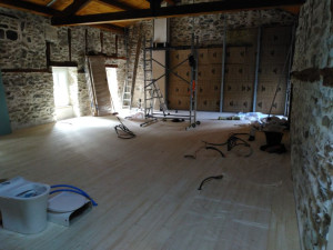 Photo de galerie - Pose de parquet massif en pin 