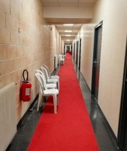 Photo de galerie - Préparation et mise en peinture mur et boiserie. 
sur la gauche,  réalisation d'un décor type 