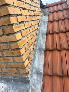 Photo de galerie - Pied de cheminée en zinc 