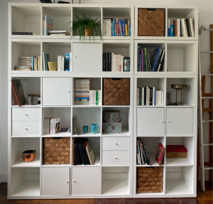 Photo de galerie - Montage d’une bibliothèque IKEA 