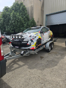 Photo de galerie - Transport d'une voiture atypique 