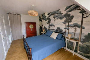 Photo de galerie - Rénovation intégrale des murs et pose de papier peint panoramique 