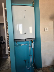 Photo de galerie - Pose Chauffe-eau extra-plat.