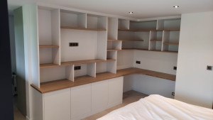 Photo de galerie - Bureau meuble tv, chêne massif  & mélaminé blanc 