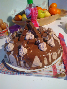 Photo de galerie - Layer cake Kinder Bueno