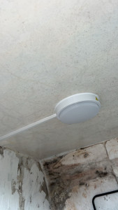 Photo de galerie - Pose d’un luminaire toilette extérieur 