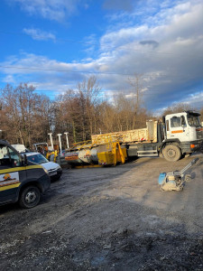 Photo de galerie - Location de benne : gravats tout venant encombrant bois DIB végétaux ferraille n'hésitez pas à me contacter pour plus d'infos 