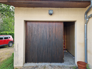 Photo de galerie - Changement d'une porte de garage en baie vitrée avec volet roulant 