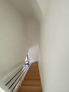 Photo de galerie - Cage d’escalier, enduit complet et 2 couches de peinture 