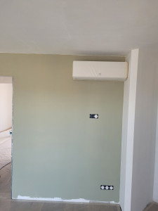 Photo de galerie - Mise en peinture d'un pan de mur 