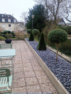 Photo de galerie - Aménagement terrasse esprit minimaliste 