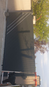 Photo de galerie - J'ai effectuer la pose complet d'un portail électrique , rail au sol , girophare ,cellule , moteur avec tirage de câble et tout le paramétrage du portail 