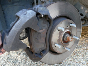 Photo de galerie - Démontage / changement des freins AV et AR 