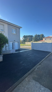 Photo de galerie - Cour en enrobé 