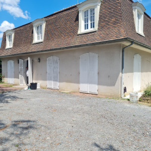 Photo de galerie - Travaux de peinture sur une maison complète avec les volets.   aven 