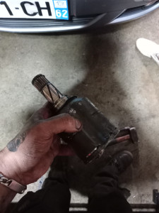 Photo de galerie - Changement de cardan coté conducteur 