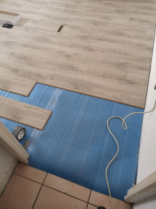 Photo de galerie - Installation du parquet d un appartement 