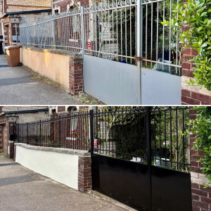 Photo de galerie - Peinture portail grille et muret