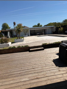 Photo de galerie - Entretien et nettoyage de cette charmante maison accompagné de sa terrasse en bois.✨