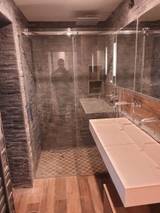 Photo de galerie - Réalisation de ma salle de bain de A à Z. plomberie carrelage ect...
