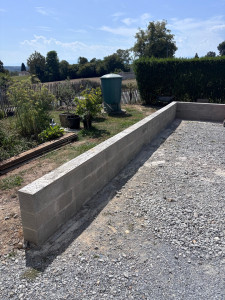 Photo de galerie - Muret en aggloméré 