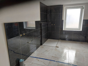 Photo de galerie - Salle de bain sol et faïence 