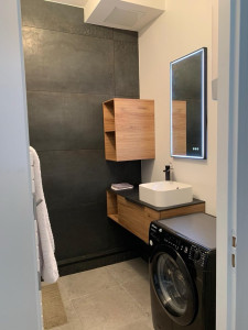 Photo de galerie - Pose de meuble salle de bain + rénovation de salle de bain 