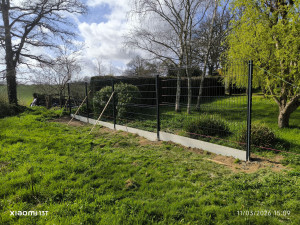 Photo de galerie - Pose de grillage rigide 
