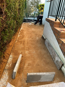 Photo de galerie - Création d’une chemin en dalle sur sable 
