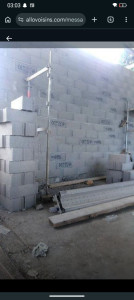 Photo de galerie - Montage de mur en parpaing.