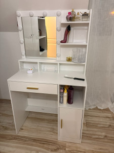 Photo de galerie - Coiffeuse avec lumieres